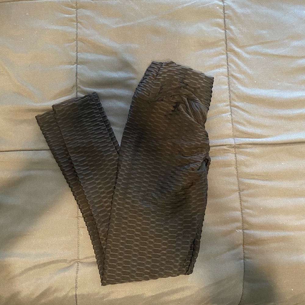 SHEIN scrunch leggings